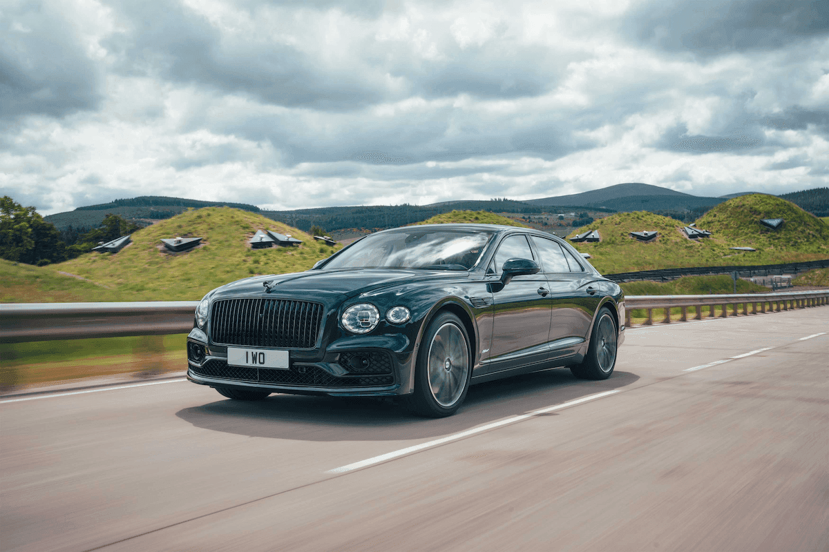 ------ 1 - Bentley F lying Spur Hybrid