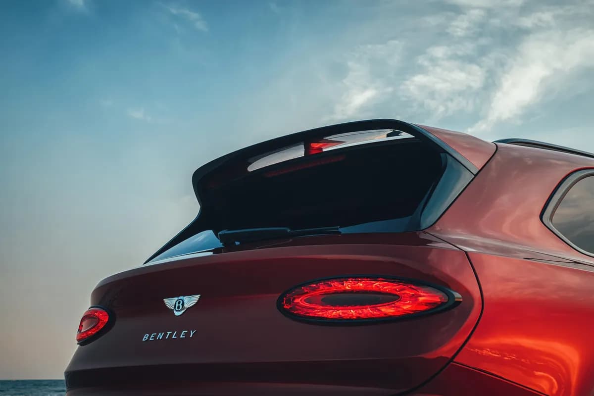 Bentayga S - 15.jpg_ssict_1200_800
