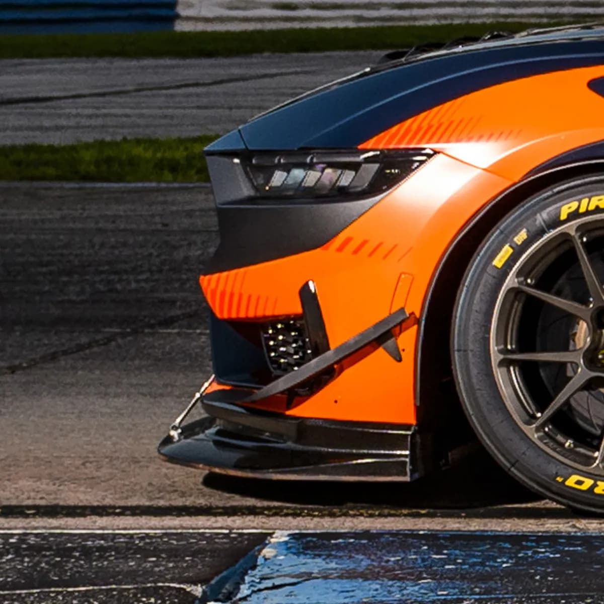 Mustang_GT4_teaser_ssict_1200_1200