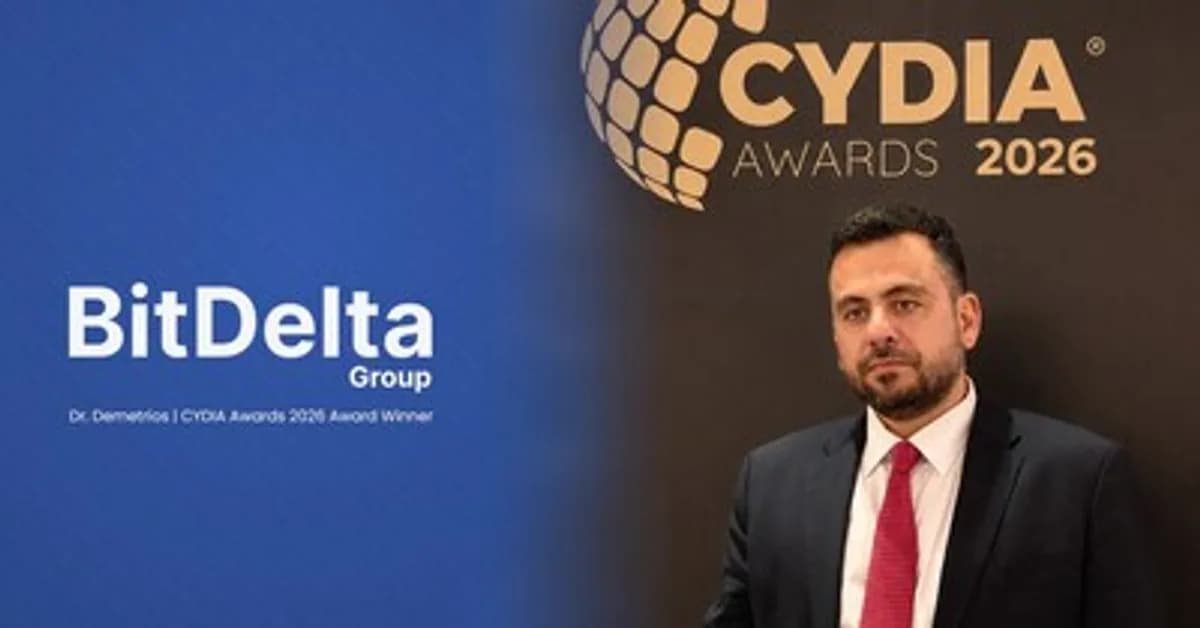 جوائز CYDIA 2026 - الدكتور ديميتريوس يتسلم جائزته على المسرح