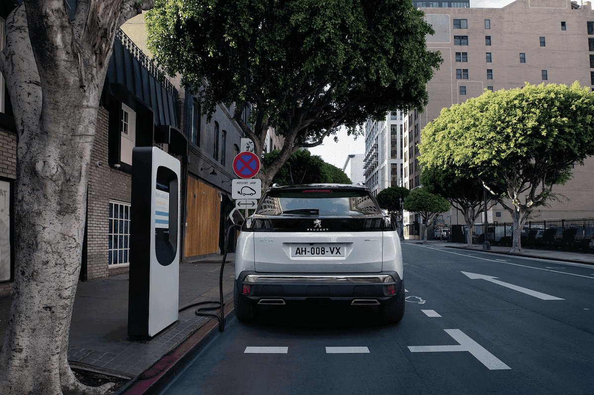 Image 3_ PEUGEOT 3008 PHEV Rear