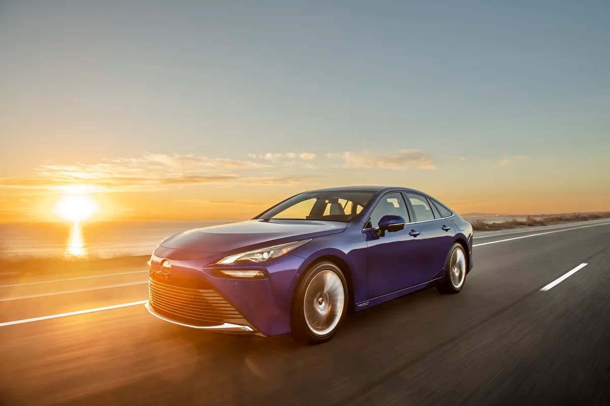 Toyota Mirai - 1_ssict_1200_800