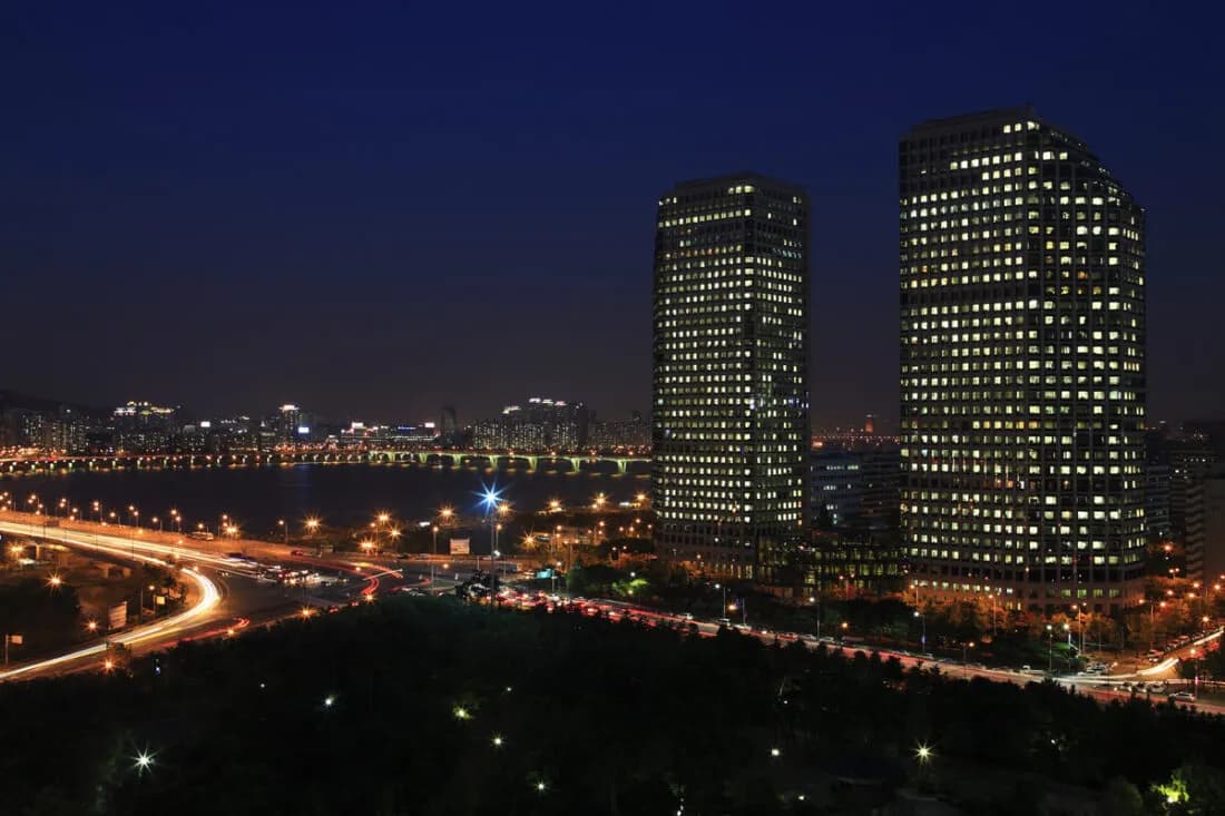LG-Twin-Towers_ssict_1100_733