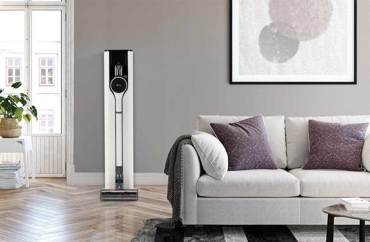 2021-LG-CordZero-and-Charging-Station-scaled