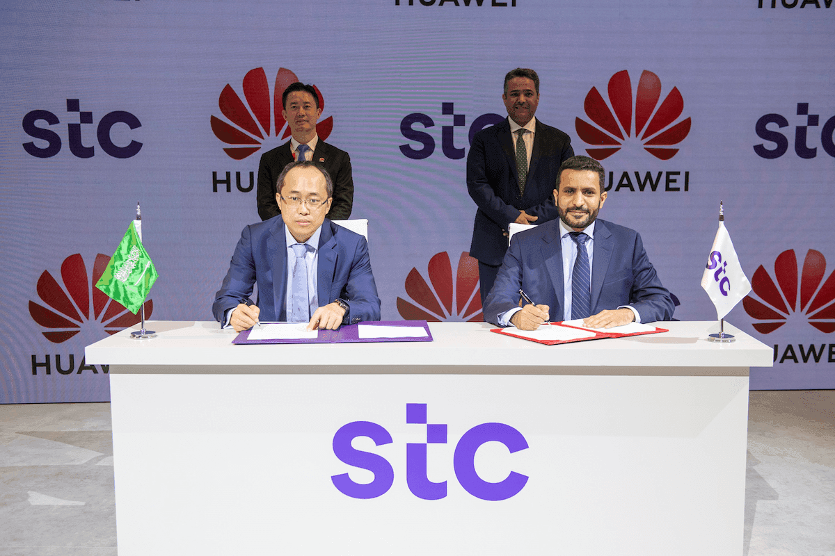 برشلونة التنمية المستدامة والمبادرات الخضراء تجمع STC وهواوي في اتفاقية مشتركة