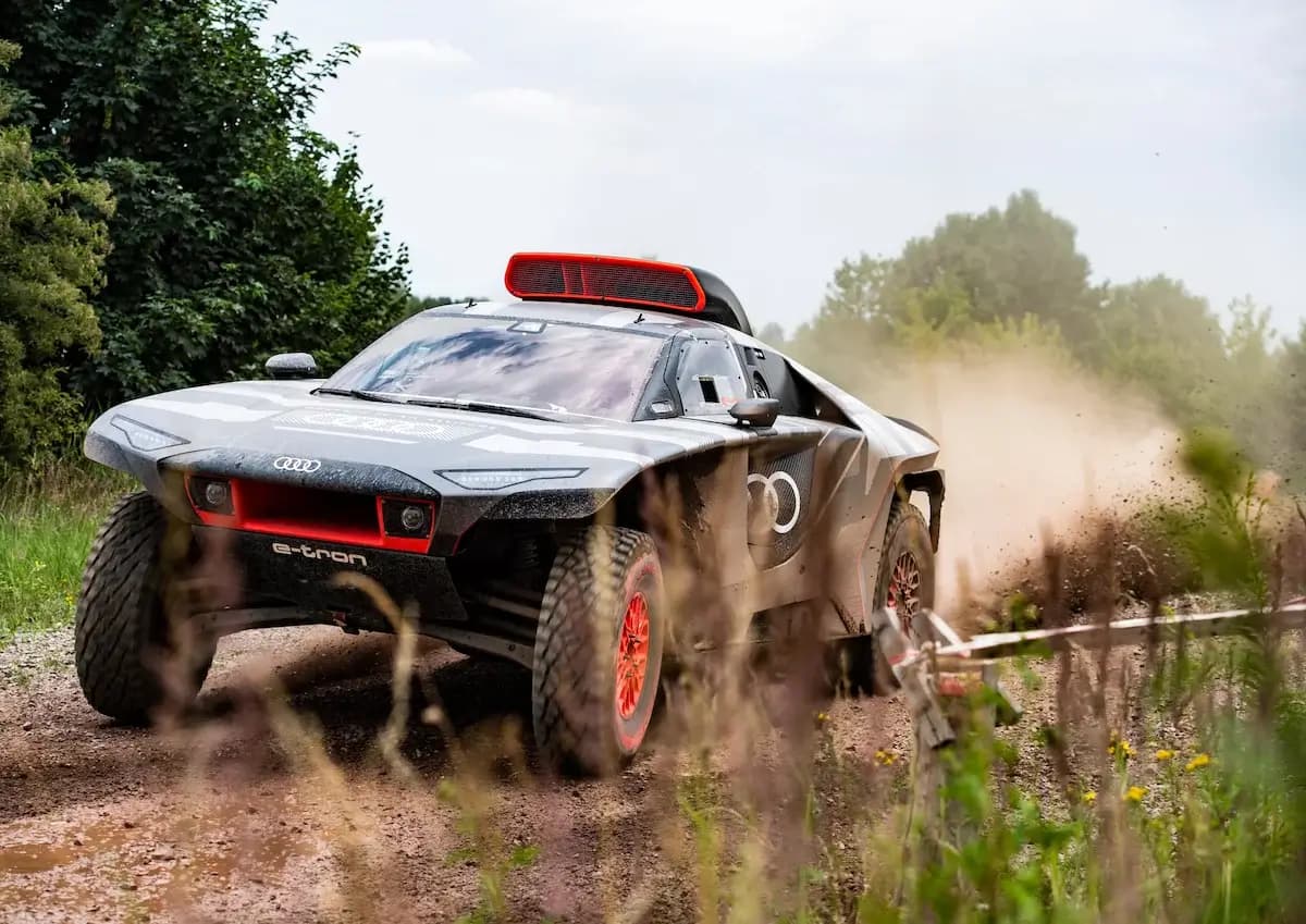Audi RS Q e-tron - Test laboratory opens at the Dakar Rally for possible future technologies 1