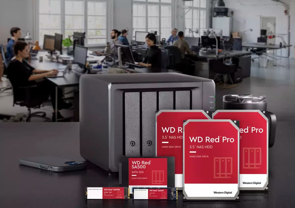 WDC-WDRed-SN700-SSD-life-img-table-office-ssd-hdd-LR