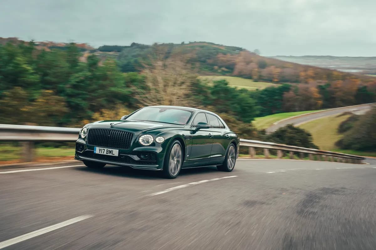 الصورة 1 – Bentley Flying Spur_ssict_1200_800
