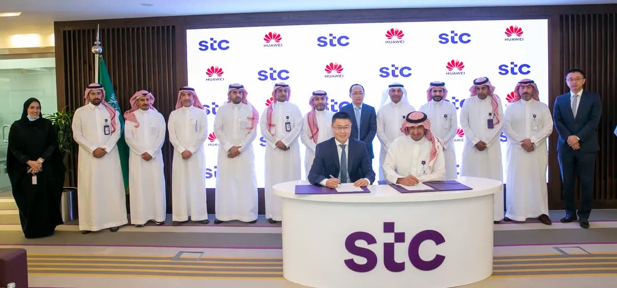 STC توقع 3 اتفاقيات وتدشن مركزاً للبيانات في جدة _ssict_1200_560