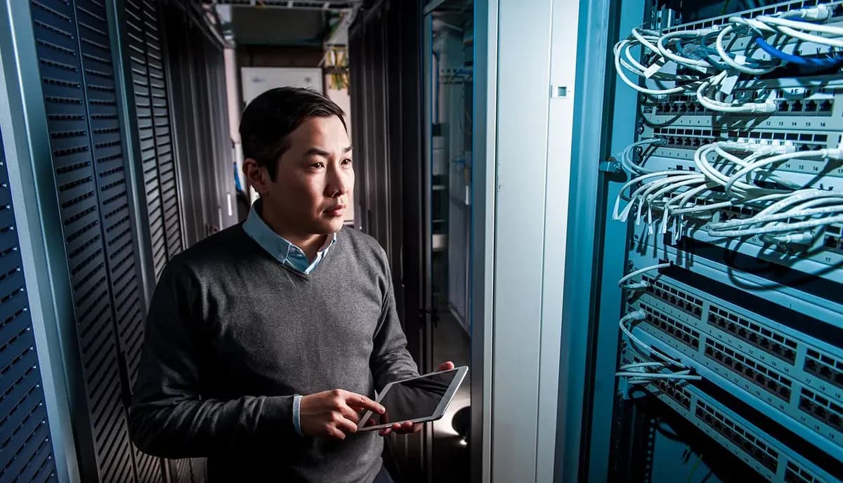 de-risking-the-data-center-nows-the-time-to-reflect-on-how-we-use-and-protect-the-data-center_1500.jpg_ssict_1200_688