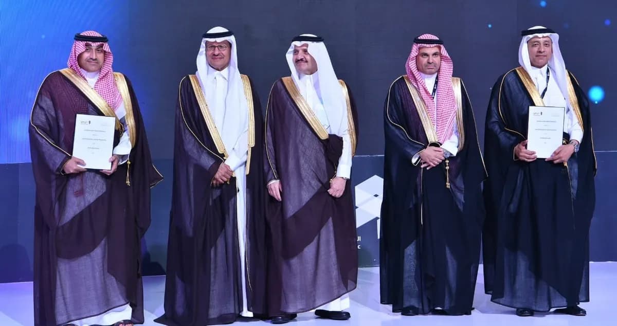 الرشيد للاستثمارات البترولية والمعهد التقني للبترول يحتفيان بـ 1400 خريج في الدمام 2_ssict_1200_634