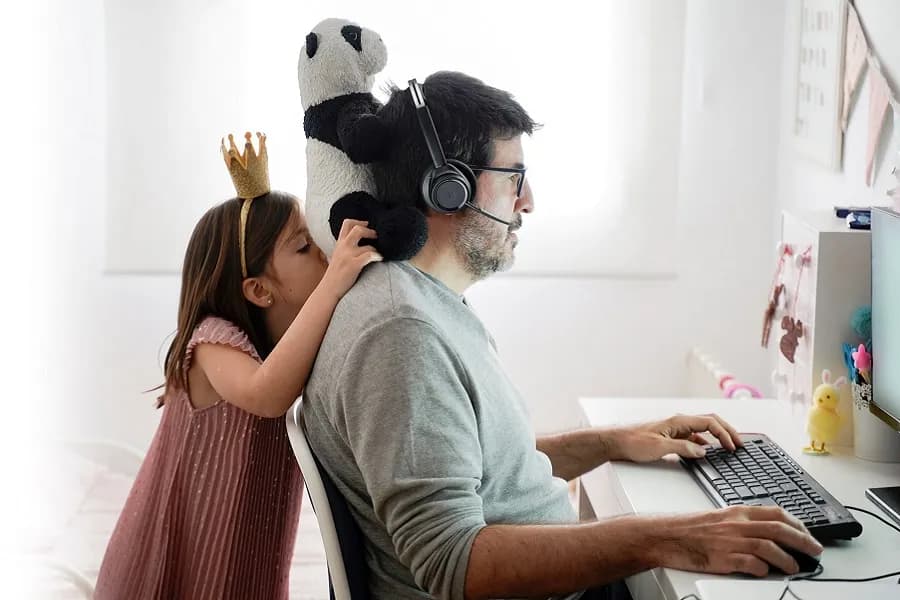voyager focus - panda dad_1652790476_ssict_900_600