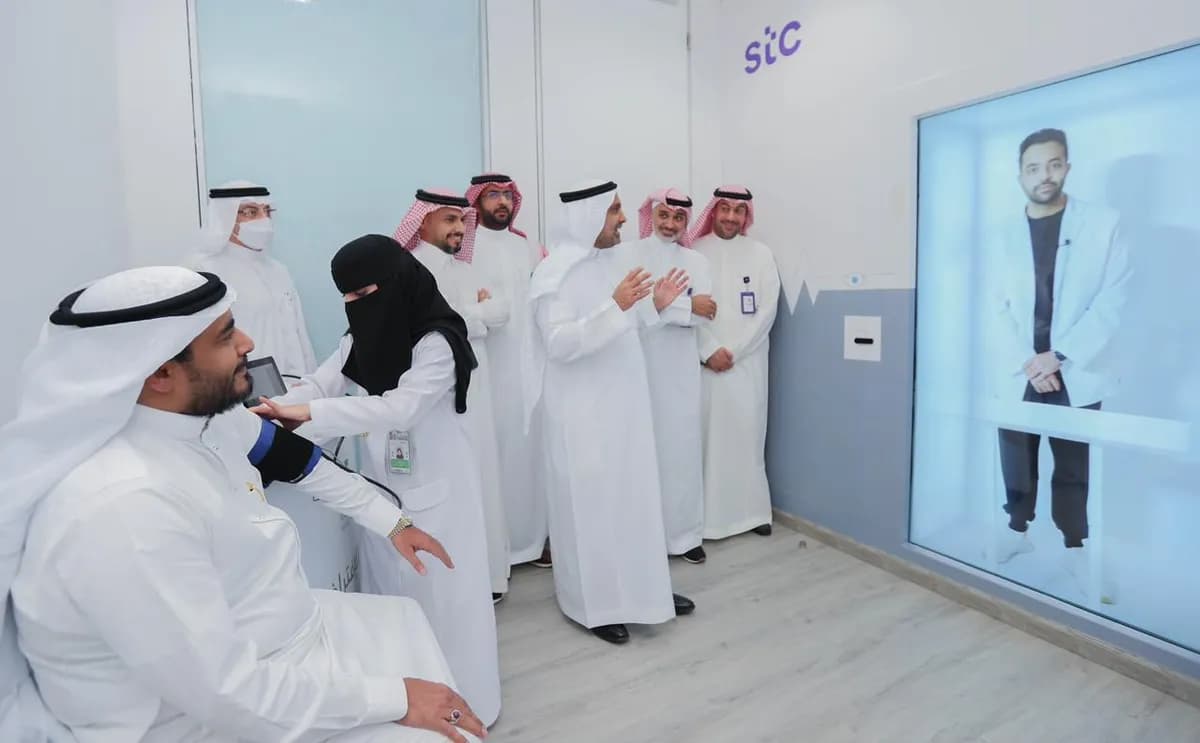 تدشين خدمة (هولو دكتور) في مطار المدينة المنورة لخدمة الحجاج1_ssict_1200_743