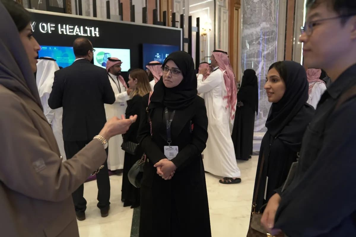 المملكة تستضيف طلاب دراسات عليا من جامعات عالمية في رحلة لاستكشاف فرص الذكاء الاصطناعي 3_ssict_1200_800
