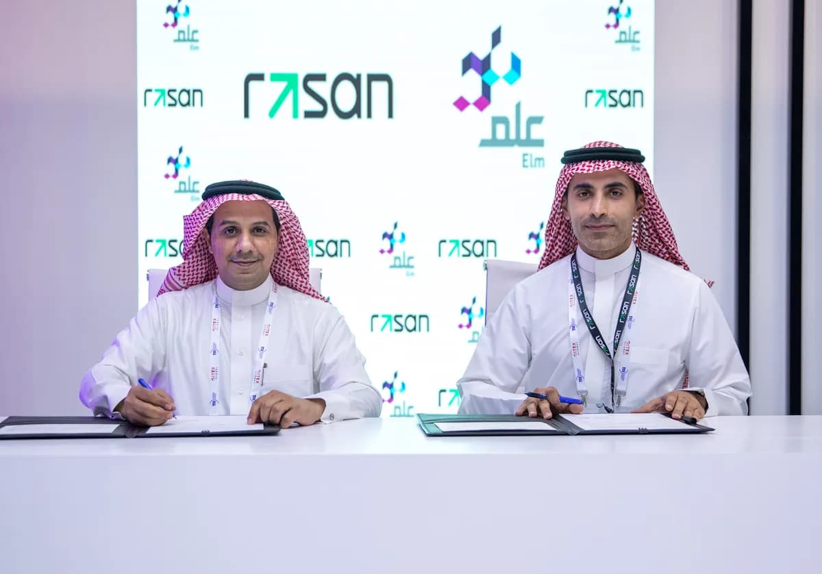 عِلم توقع اتفاقية شراكة مع رسن لتقنية المعلومات خلال مشاركتها في معرض جيتكس 2022_ssict_1200_838