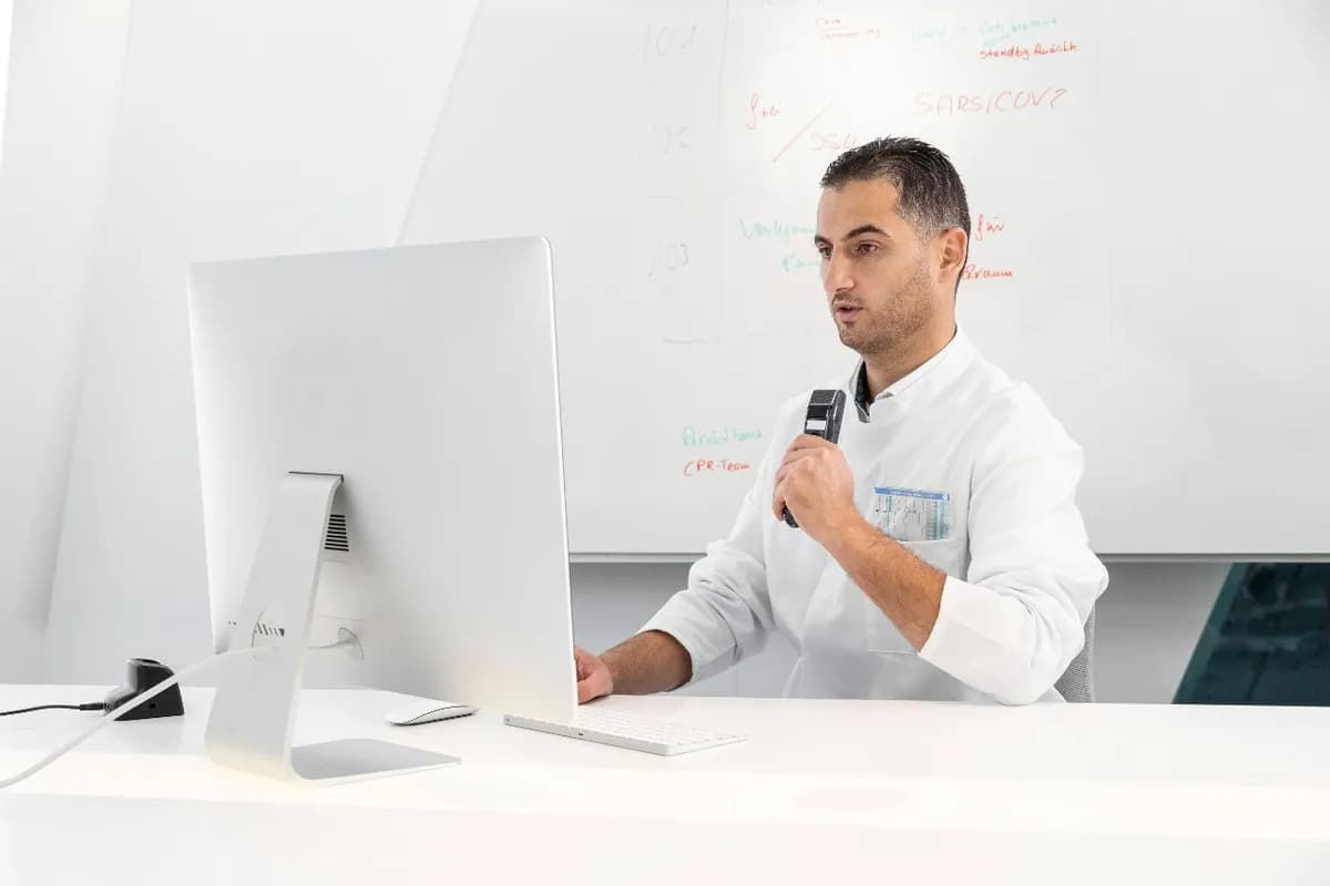 3M تستعرض تقنيتها للتمييز الصوتي القائمة على الذكاء الاصطناعي خلال مؤتمر ومعرض الصحة الرقمية الدولي 2022_ssict_1200_800