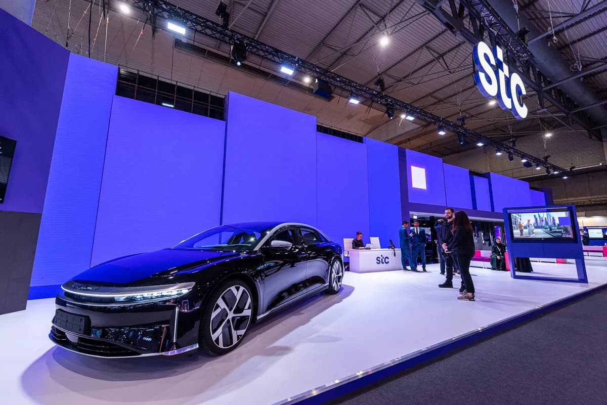 مجموعة stcتوقع اتفاقية مع شركائها لإطلاق تقنية شبكة الـ 5.5G المطورة1_ssict_1200_801