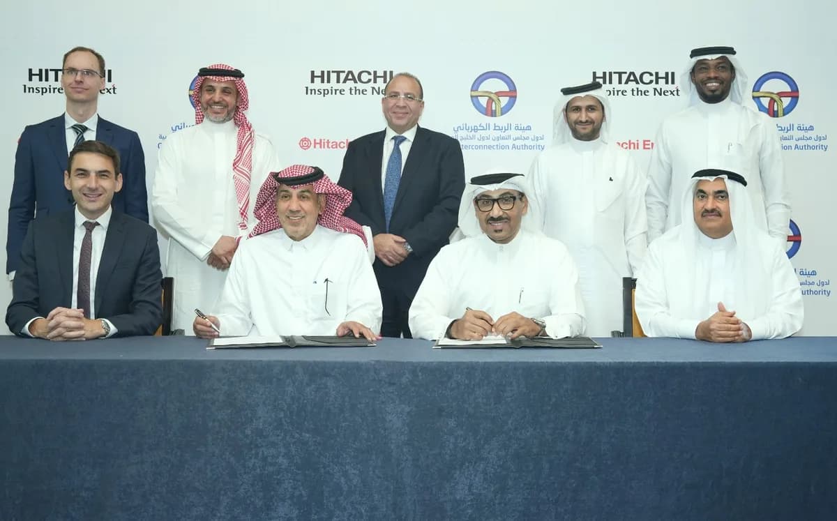 هيئة الربط الكهربائي الخليجي و هيتاشي إنرجي يوقعان عقدا لتطوير منظومة نقل التيار المستمر عالي الجهد _ssict_1200_747