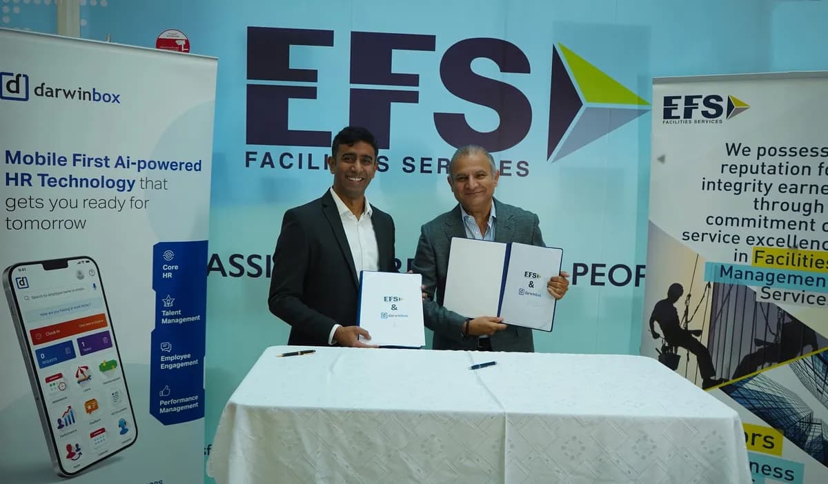 Jayant Paleti, Co-founder, Darwinbox (L) and Tariq Chauhan, Group CEO and Board member, EFS Group announcing the partnership in Dubai_ssict_1200_702