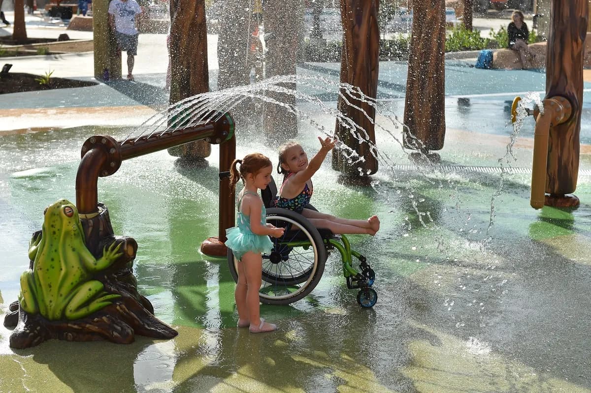 Project-USA-Photo07-Morgan-sInspirationIsland-AquaSpray_ssict_1200_799