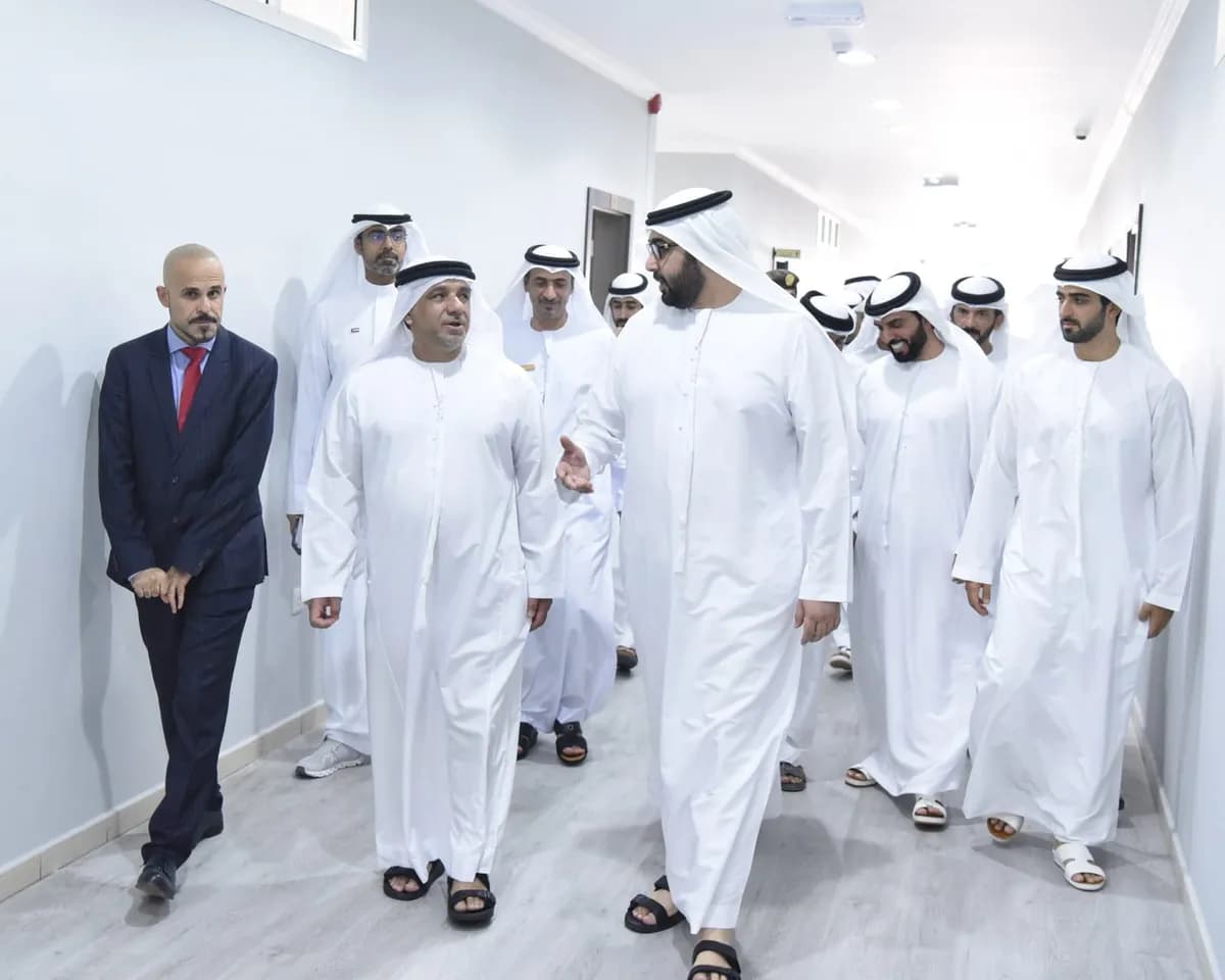 راشد بن سعود المعلا يوجه بنحو 5 ملايين درهم للكلية البريطانية التطبيقية _ssict_1200_960