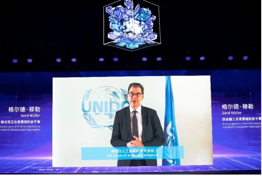 Mr. Gerd Müller UNIDO Director General highlights the importance of working collaboratively to build a future where AI is a force for good_ssict_901_605