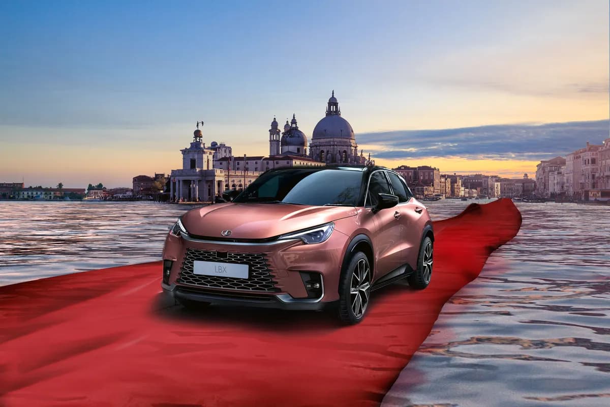 lexus-venezia-redcarpet6092_ssict_1200_800
