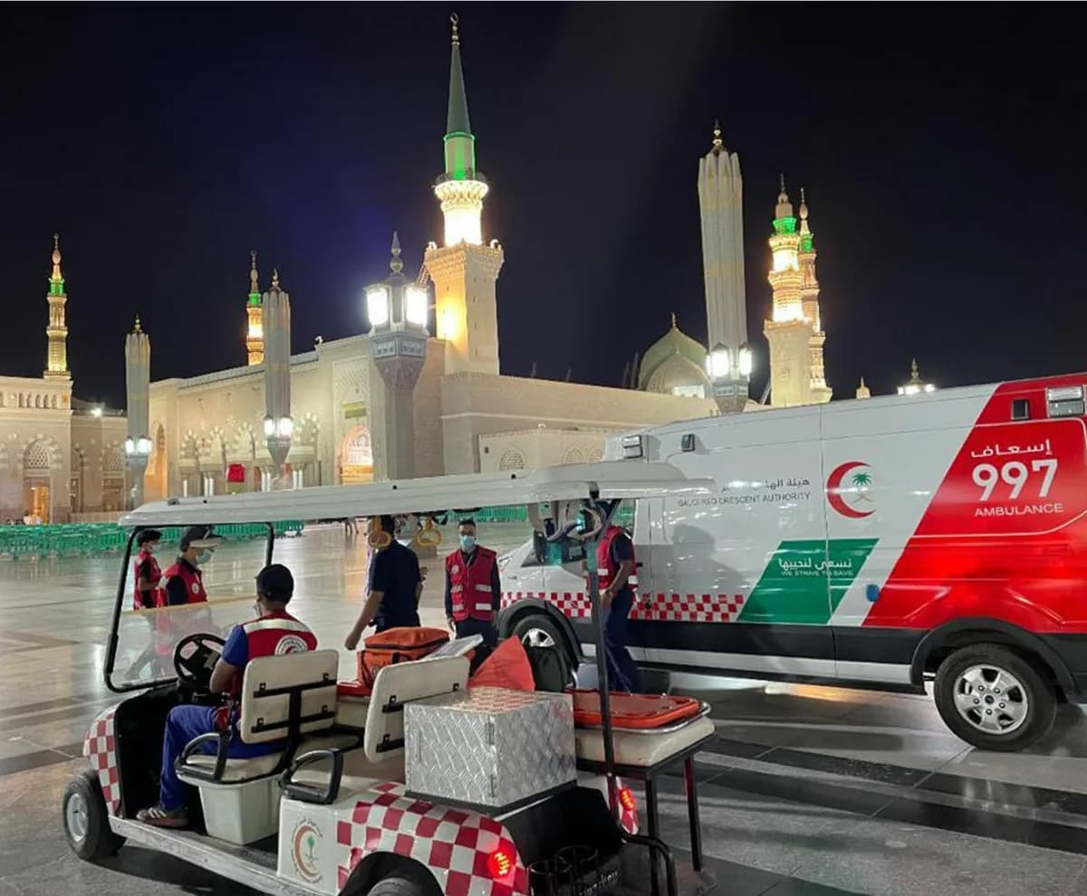 إنقاذ حياة معتمر إندونيسي أصيب بنوبة قلبية بالمدينة المنورة_ssict_1200_990