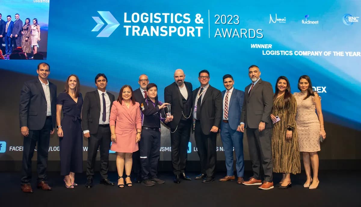 FedEx Express team receives t he ‘Logistics Company of the Year’ award at the 2023 Logis tics and Transport Awards_ssict_1200_688