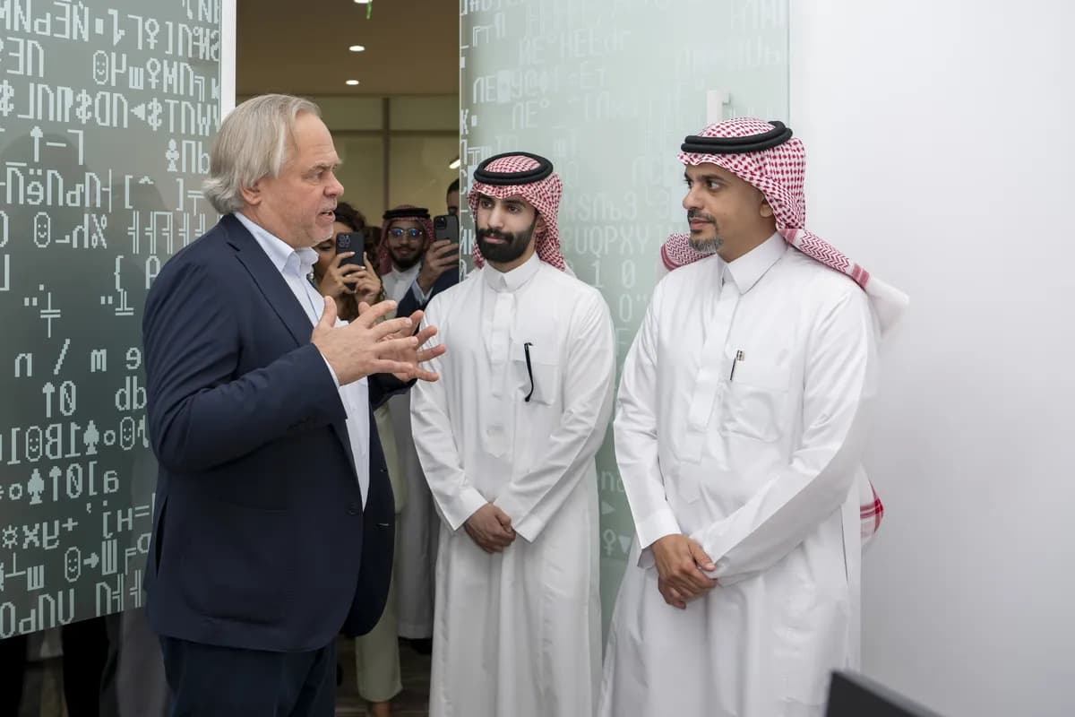 Office Tour - Picture of Eugene Kaspersky and H.E the Vice Minister of MCIT, Engineer Haitham Al-Ohali in our KSA office_ssict_1200_800