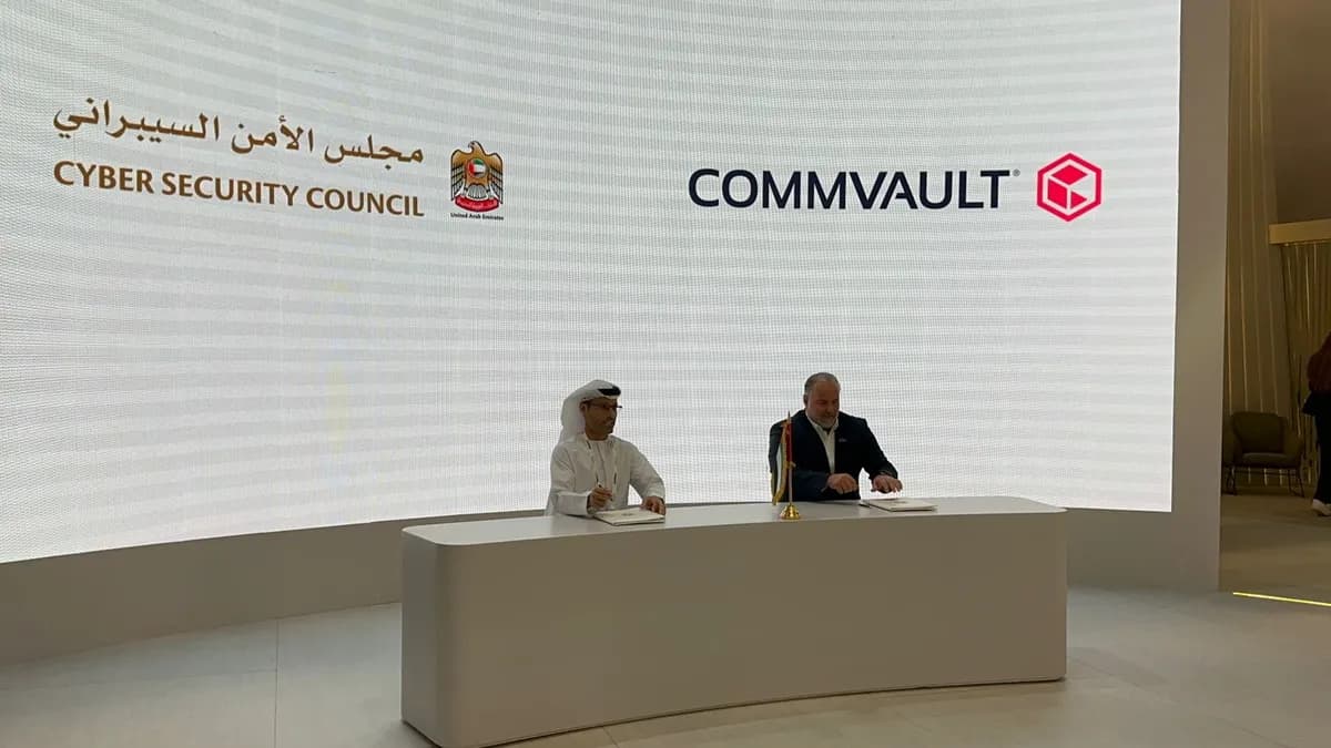 مجلس الأمن السيبراني في دولة الإمارات وكومفولت يوقعان اتفاقية لتعزيز حماية البيانات على مستوى الدولة 1_ssict_1200_675