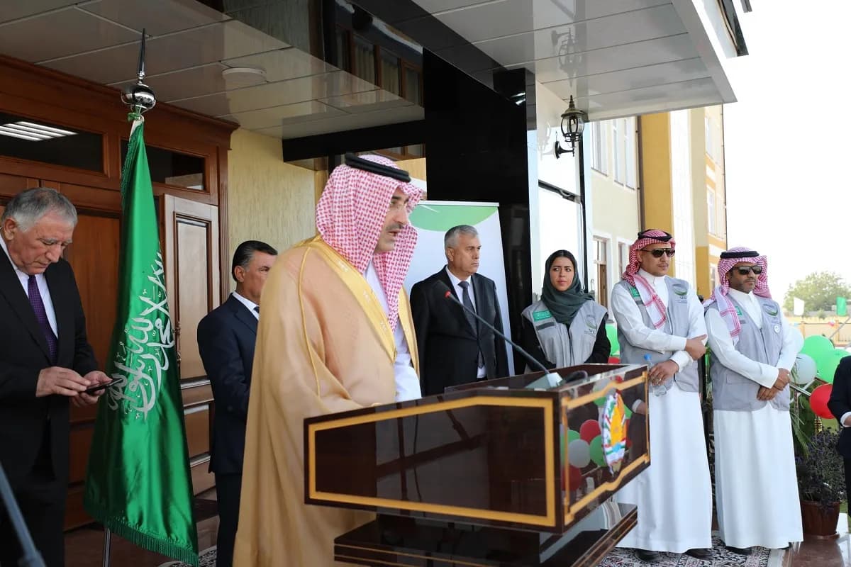 SFD CEO H E Sultan Al-Marshad gives a speech at the official inauguration of Shahrinav School in Tajikistan_ssict_1200_800