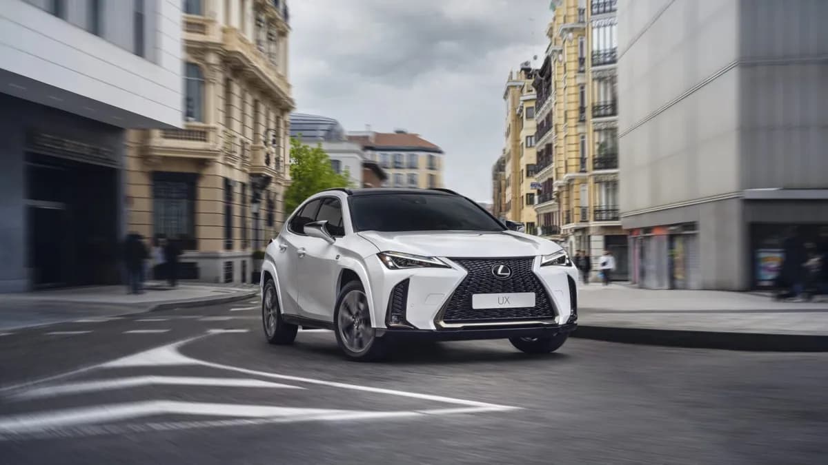 2025_Lexus_UXh_FSPORT_009-1500x844_ssict_1200_675