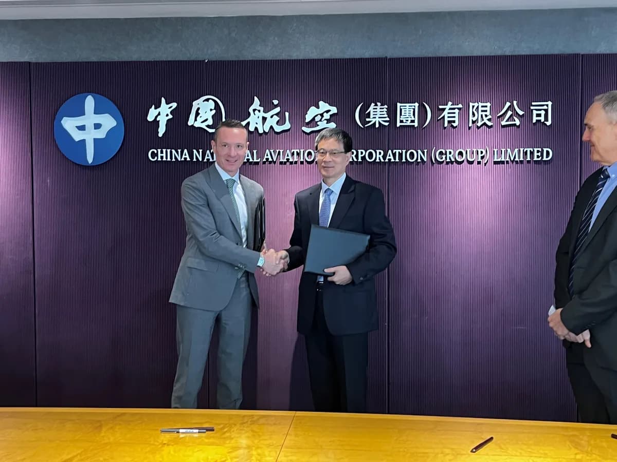 Menzies Aviation acquires 50% stake in Jardine Aviation Services Group in Hong Kong (3)_ssict_1200_900