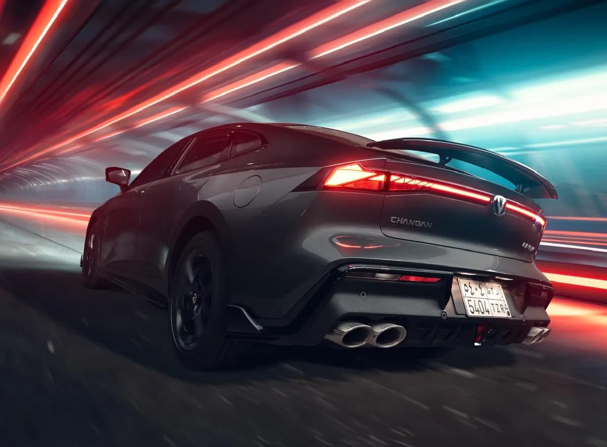 المجدوعي شانجان تدشن طرازها الرياضيUNI-V Sport 2.jpg_ssict_1200_884
