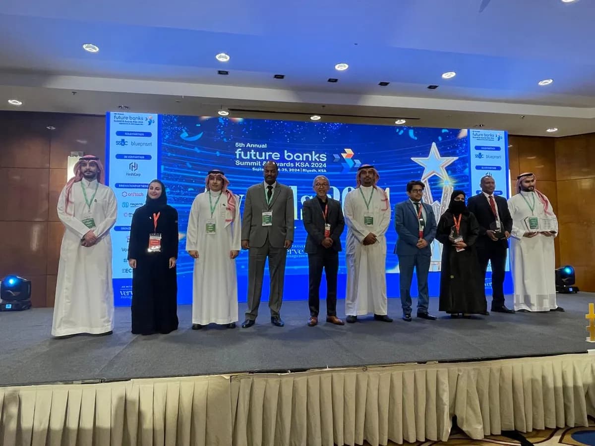 خبراء يوصون باعتماد الحلول التكنولوجية والذكاء الاصطناعي لدعم نمو القطاع المالي_ssict_1200_900