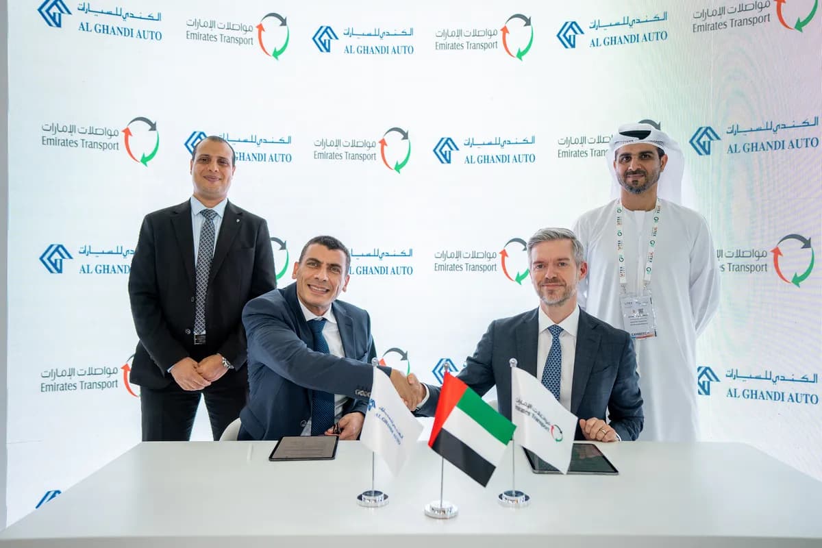 مواصلات الإمارات تعلن عن تجارب رائدة لشحن المركبات الكهربائية بالطاقة الشمسية1
