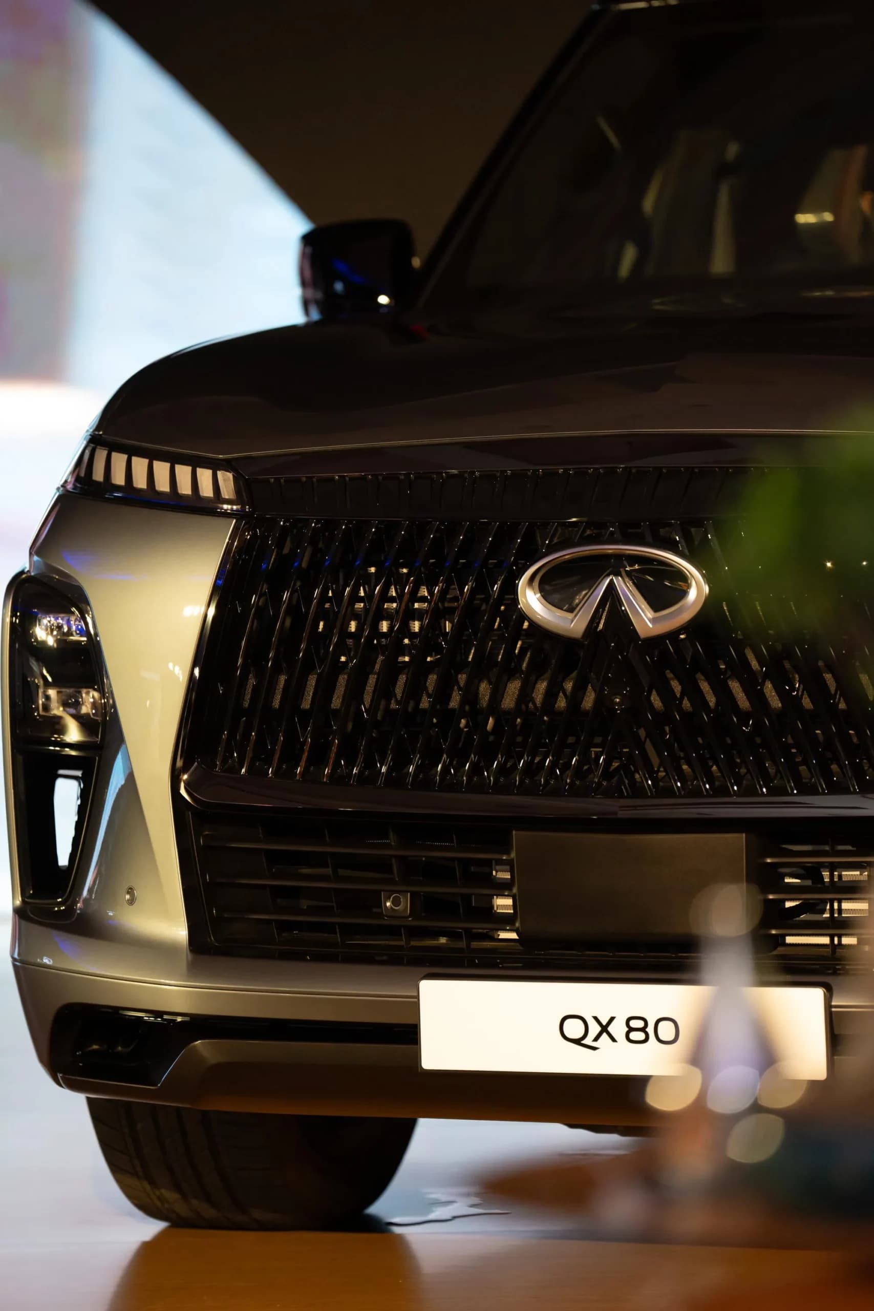 إنفينيتي QX80 في عرض خاص وحصري من مناهل العالمية في جدة1_ssict_2000_3000