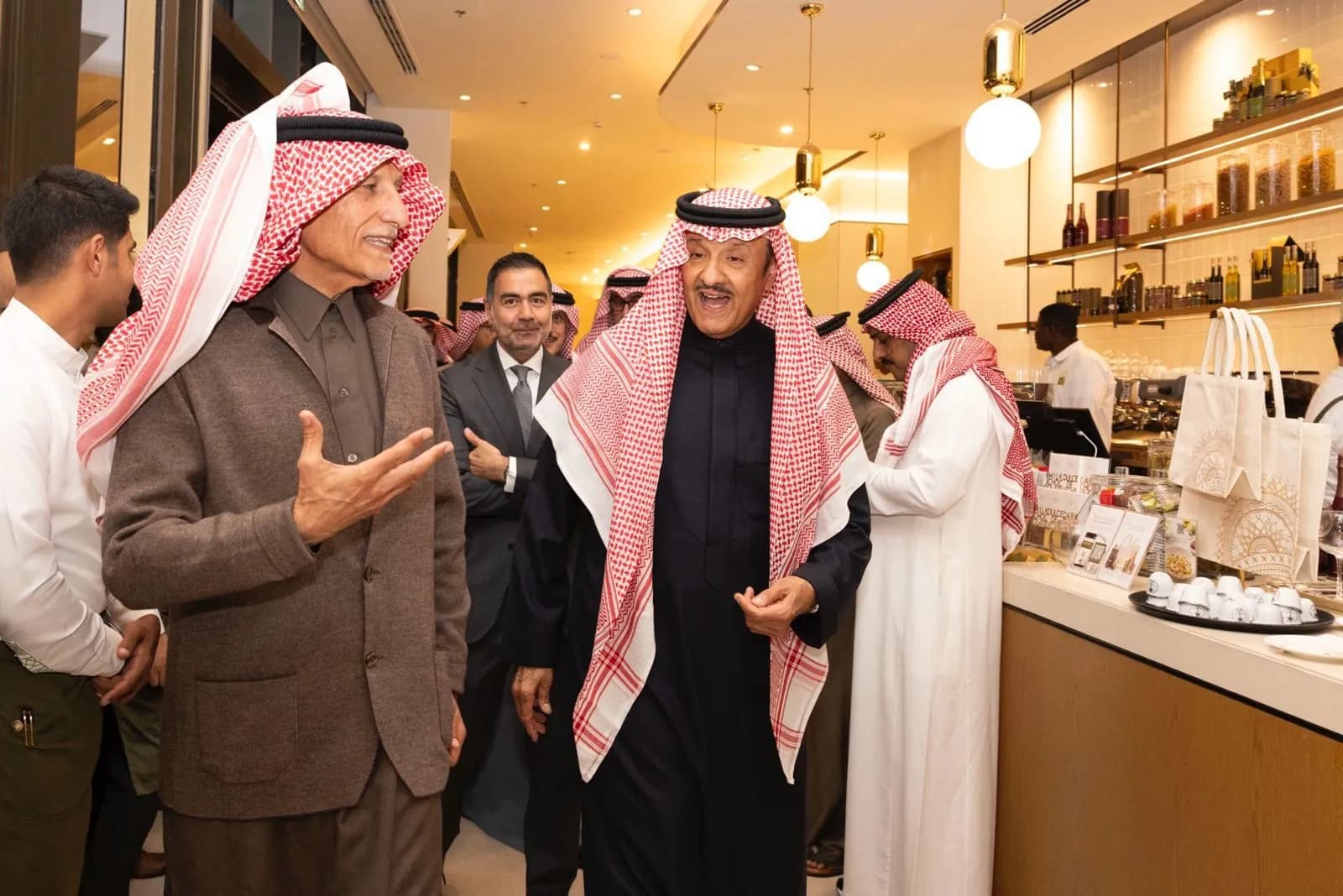 شركة بتيل العالمية تفتتح أكبر كافيه وبوتيك للعلامة في دول مجلس التعاون الخليجي ضمن مركز الملك عبد الله المالي في الرياض3_ssict_1600_1068
