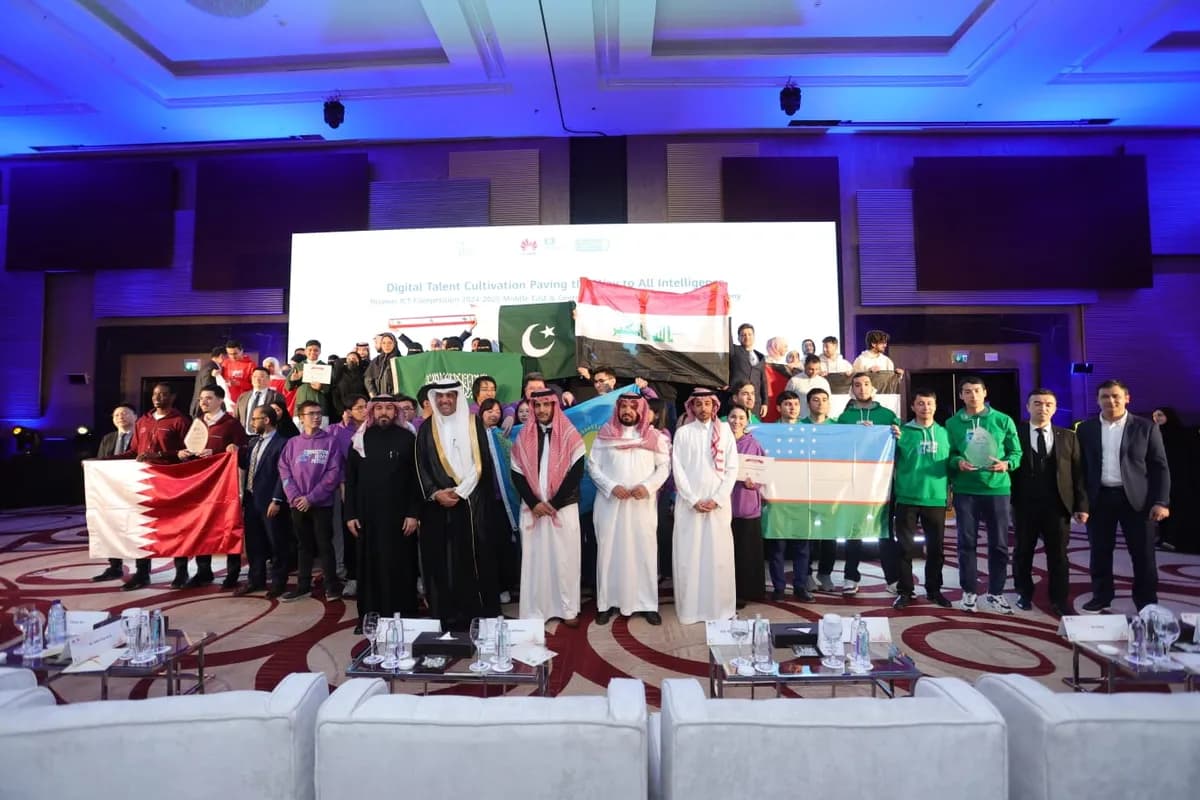 Regional ICT talent recognized at the Huawei ICT Competition ME&CA 2024-2025 in Riyadh2_ssict_1200_800