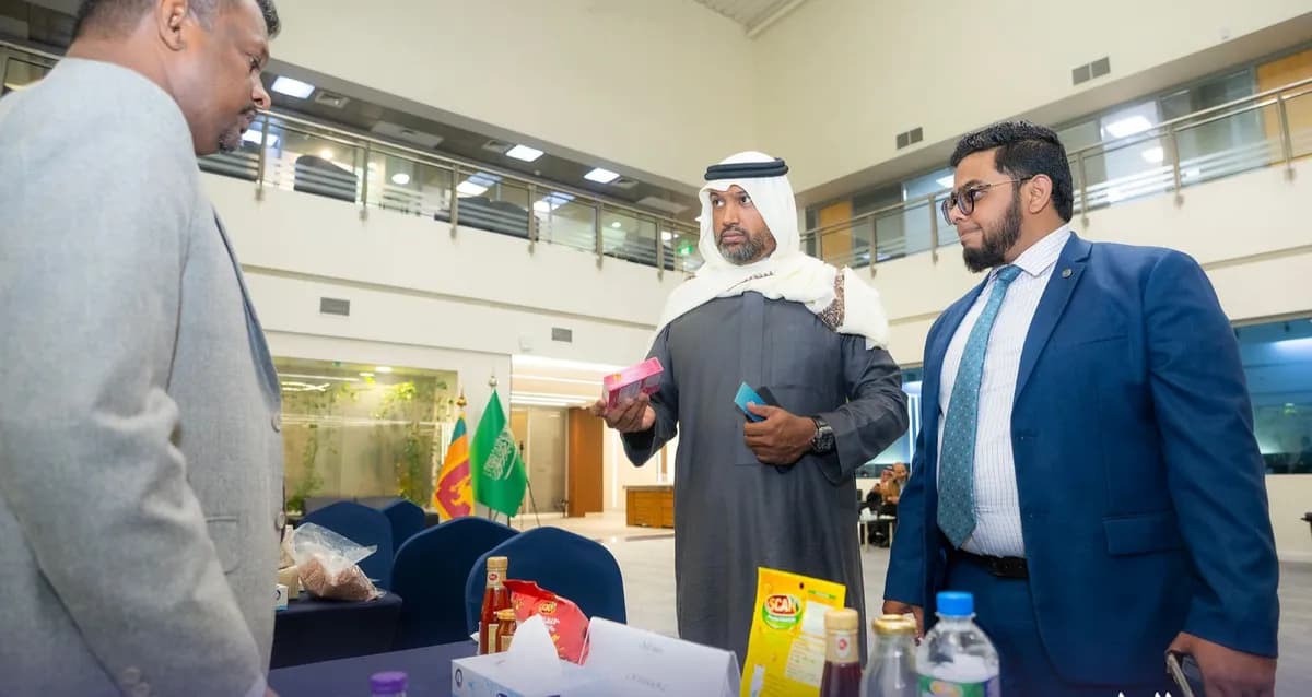 عبدالكريم بن مدشل يجتمع مع الوفد التجاري السريلانكي ويشكر غرفة الرياض_ssict_1200_638