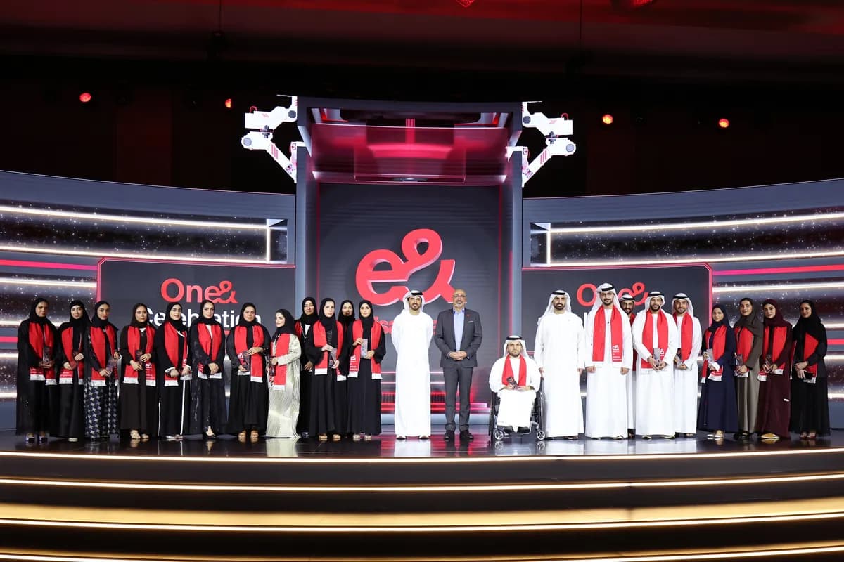 إي آند تفتح آفاق المستقبل للقيادات الإماراتية الشابة من خلال برنامج خريجي الذكاء الاصطناعي لعام 2025_ssict_1200_800