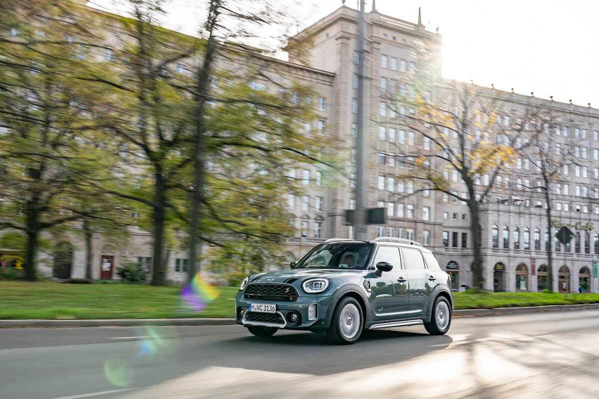 P90408933_highRes_mini-cooper-s-countr