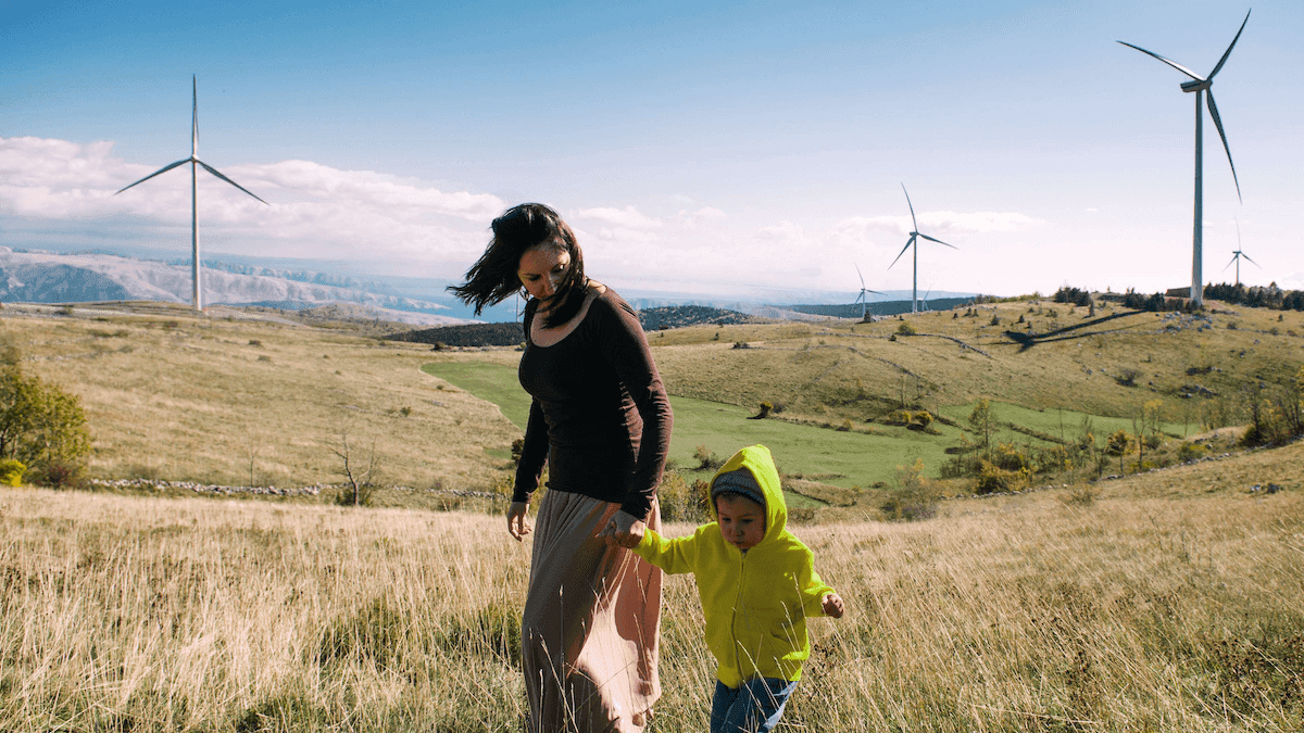 Wind turbines and family_web