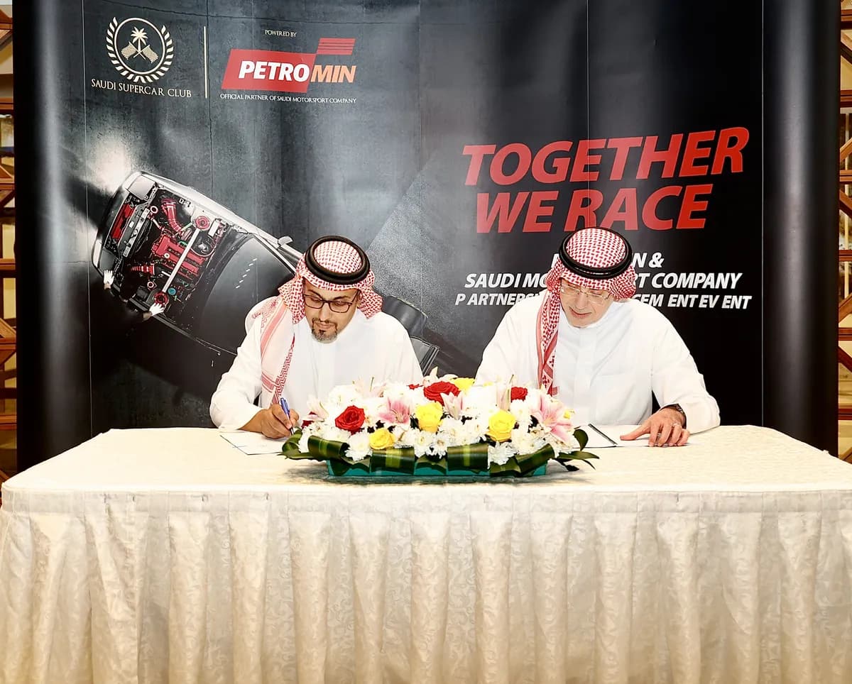 PETROMIN SIGNS PARTNERSHIP WITH THE SAUDI MOTORSPORT COMPANY 2_ssict_1200_964