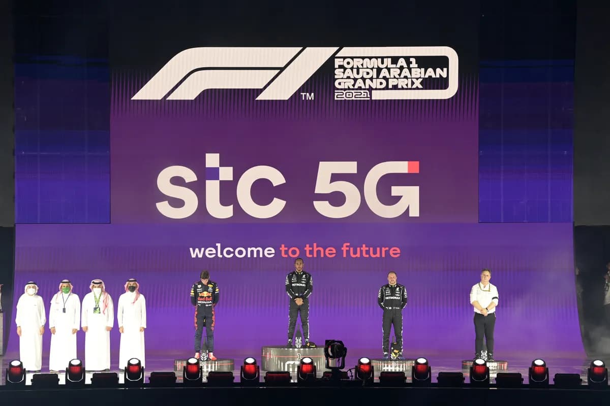 1018940412-SUT-20211205-GP2121_205804_MS20191_ssict_1200_800