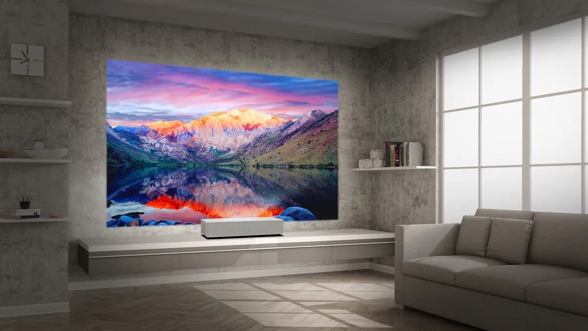 CineBeam-4K-UHD-projectorHU85L_2-scaled_ssict_1200_675