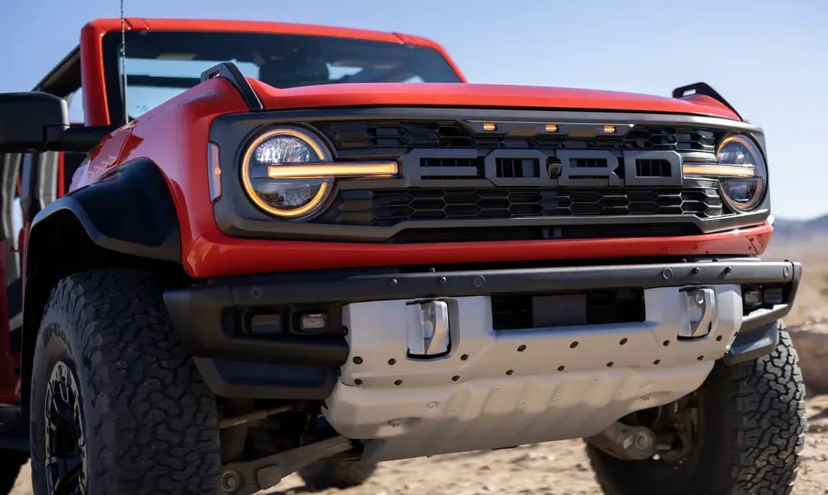 2022 Ford Bronco Raptor_details_01_ssict_1200_717