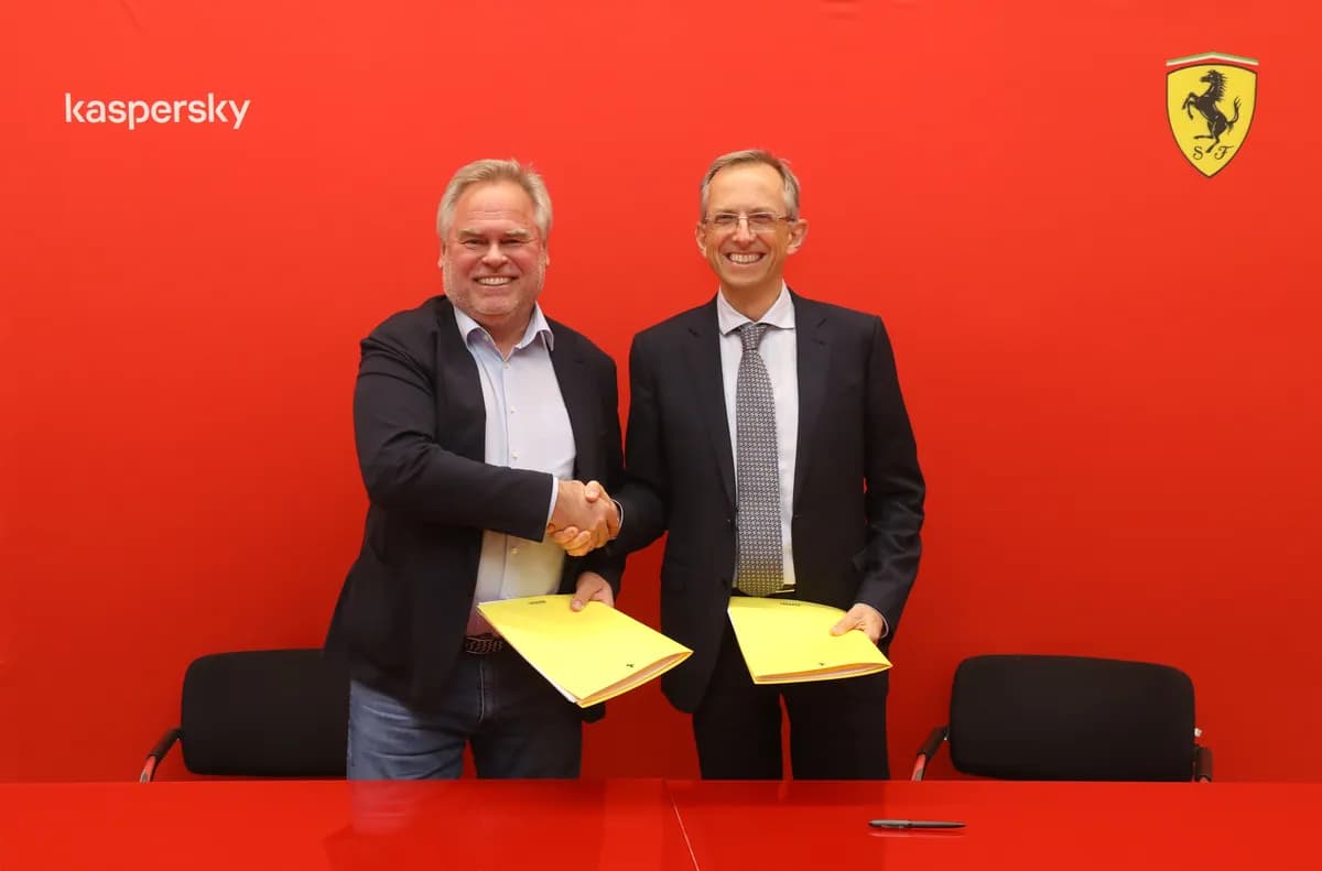 Eugene Kaspersky (CEO Kaspersky) and Benedetto Vigna (CEO Ferrari)_2022_ssict_1200_791