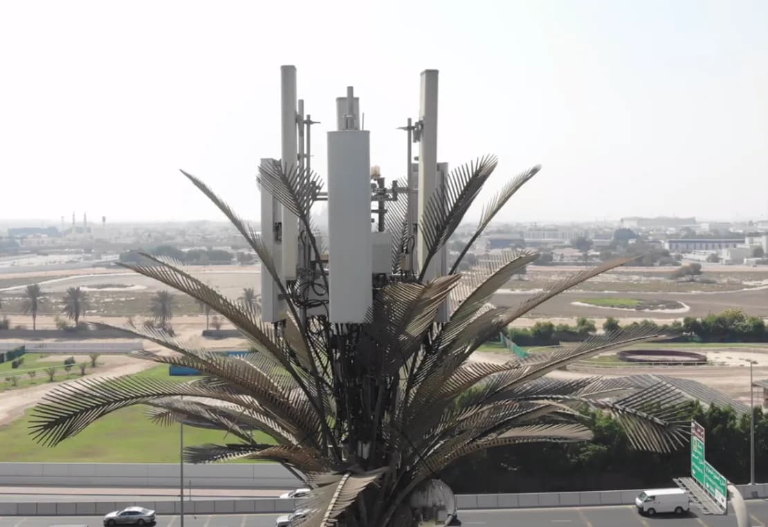 Simplified BladeAAU Pro deployment for du to provide 2G, 3G, 4G, and 5G coverage_ssict_1110_762